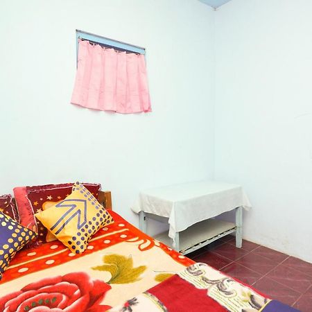 Spot On 2126 Bromo Indah Homestay Probolinggo Exterior photo