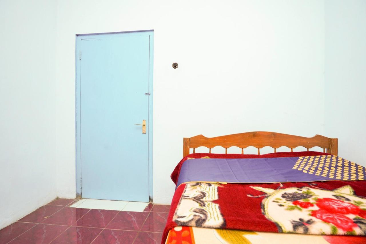 Spot On 2126 Bromo Indah Homestay Probolinggo Exterior photo