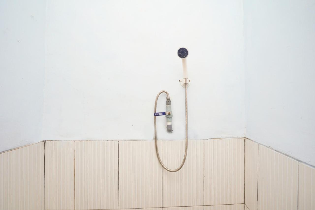 Spot On 2126 Bromo Indah Homestay Probolinggo Exterior photo
